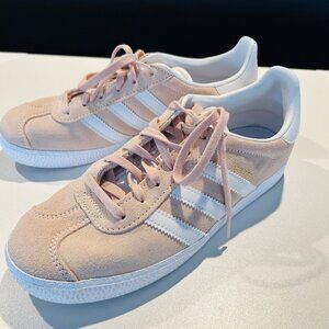 Adidas Gazelle, women's size 7 (US) in EUC